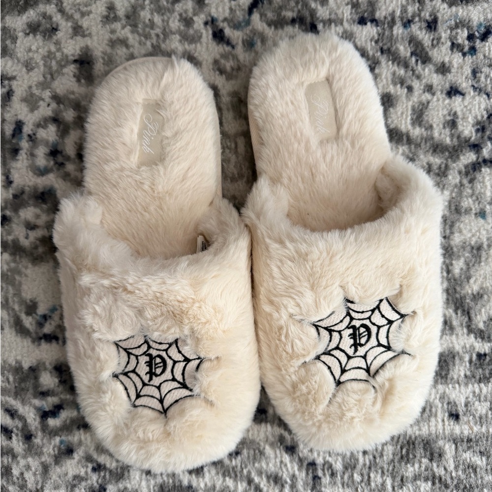 Victoria's Secret Cream Fuzzy Slippers